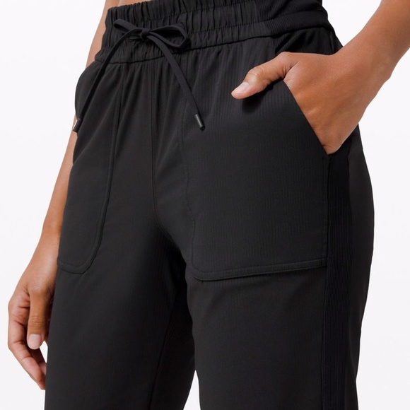 *NWT*Lululemon Jogger- Beyond The Studio SIZE 8 - Picture 3 of 9